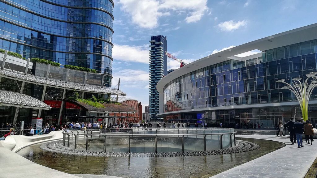 piazza Gae Aulenti